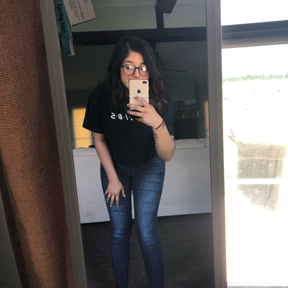 Meet your Posher, Elizabeth